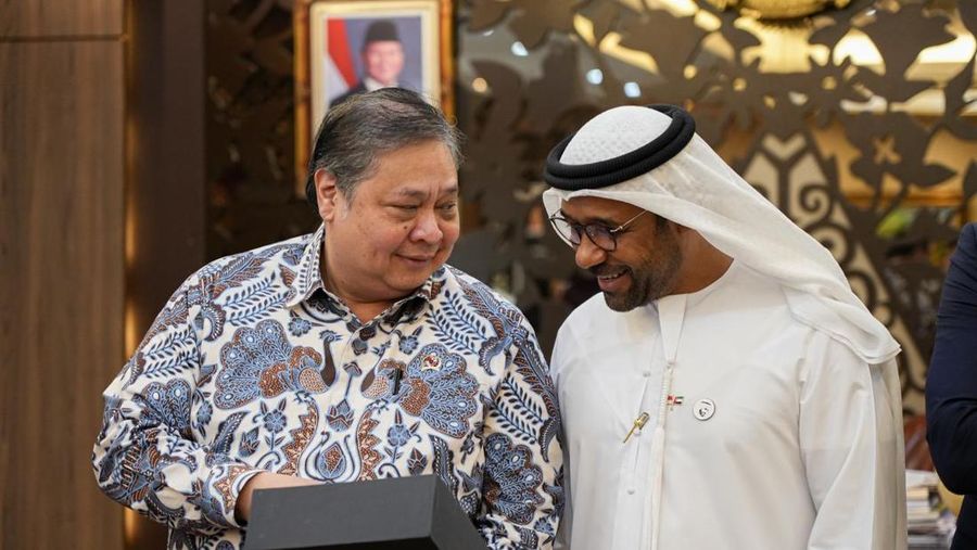 Menteri Koordinator Bidang Perekonomian Airlangga Hartarto dan Duta Besar UEA untuk Indonesia Abdulla Salem Al Dhaheri. (DOk. ekon.go.id)