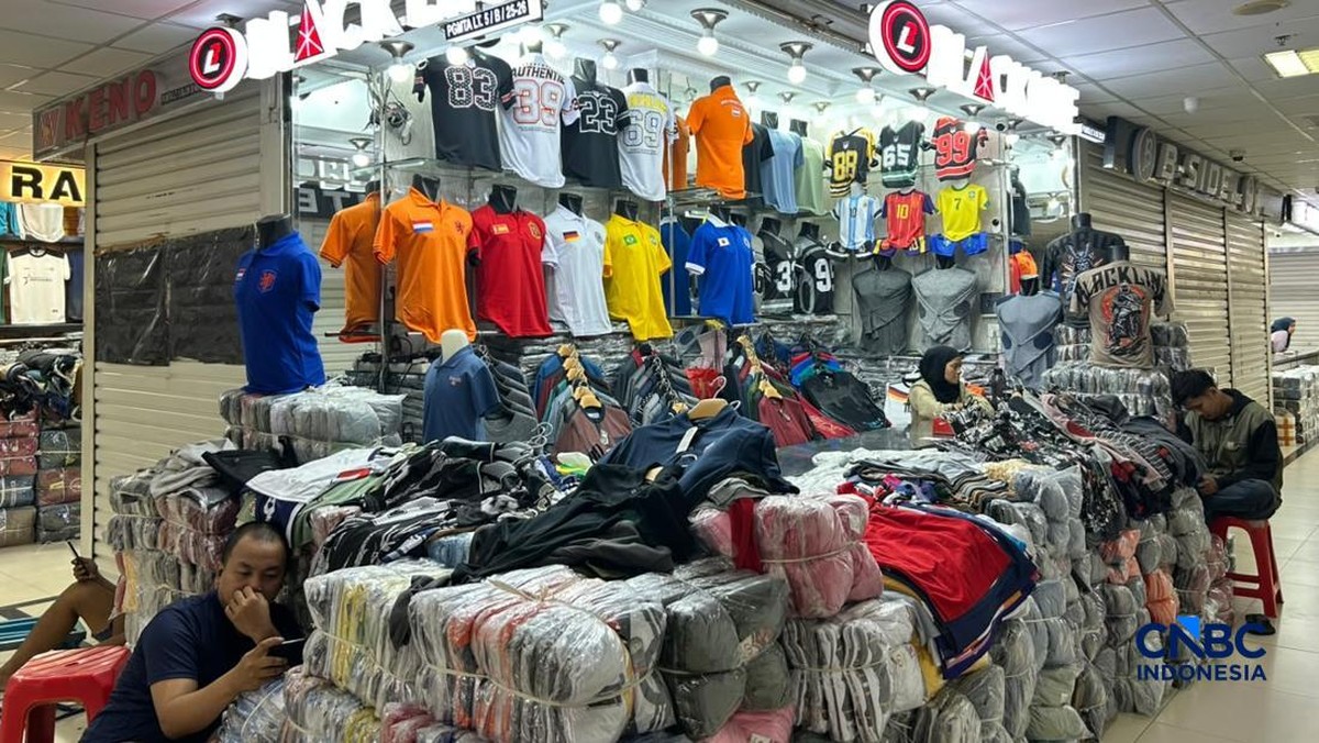 Jersey di Pasar Tanah Abang Dikepung Produk Impor Thailand-China