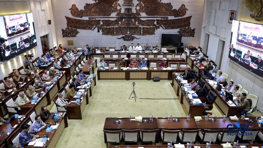 Suasana rapat kerja Komisi XI DPR RI. (CNBC Indonesia/Muhammad Sabki)