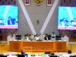 Wamenhub Bilang Menhub Menghadap Prabowo, Rapat Komisi V DPR Ditunda