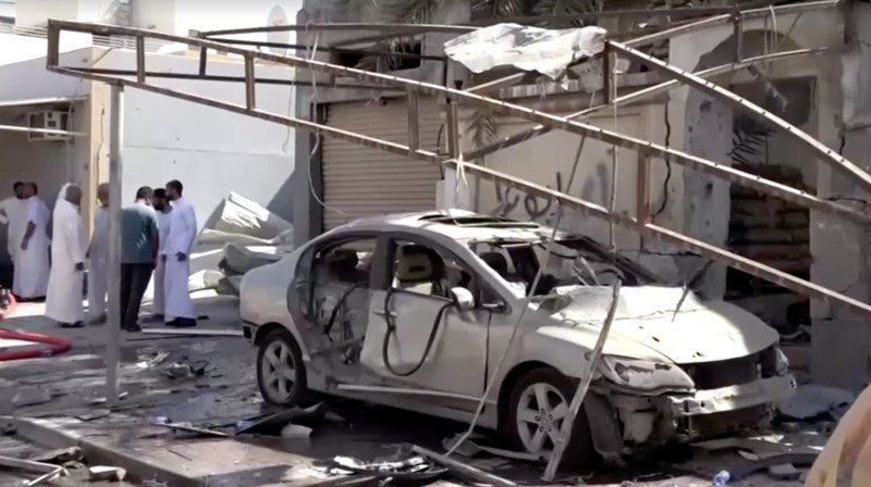 Suasana usai serangan pesawat tak berawak Iran di Bahrain, Kamis (11/6/2026). (Tangkapan Layar Video/REUTERS)