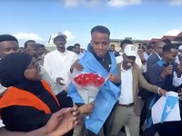 Wasit Omar Artan dari Somalia. (Tangkapan Layar Video/REUTERS)