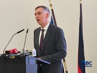 Duta Besar Jerman untuk Indonesia Ralf Beste dalam konferensi pers di Kedutaan Jerman, Jakarta Pusat, Jumat (12/6/2026). (CNBC Indonesia/Thea Fathanah Arbar)