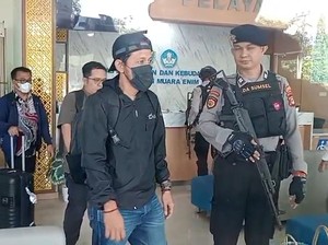 KPK Geledah Kantor Bupati-Rumah Sekdisdibud di Muara Enim, Sita Koper-Kardus