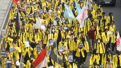 Mahasiswa UI Gelar Long March Menuju Bundaran HI