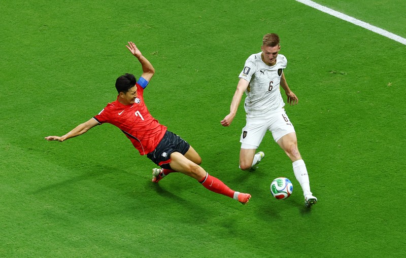 Para pemain South Korea national football team bertepuk tangan kepada para penggemar usai pertandingan melawan Czech Republic national football team pada laga Grup A FIFA World Cup 2026 di Estadio Guadalajara, Kamis (11/6/2026). (REUTERS/Amanda Perobelli)