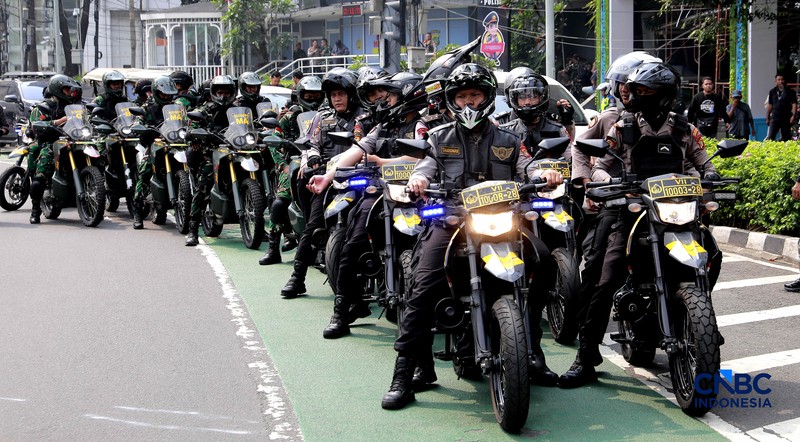Suasana jelang demo mahasiswa di kawasan Dukuh Atas, Sudirman, Jakarta, Jumat (12/6/2026). (CNBC Indonesia/Muhammad Sabki)
