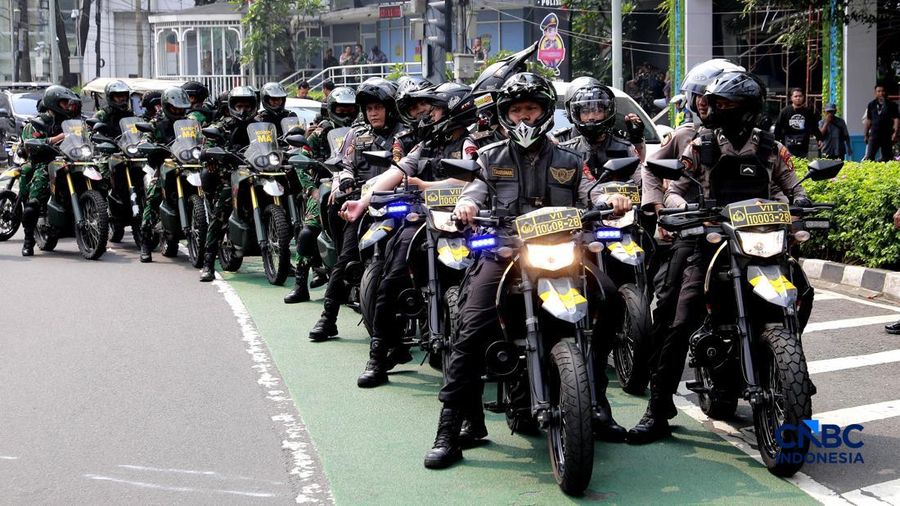 Suasana jelang demo mahasiswa di kawasan Bundaran HI, Jakarta, Jumat (12/6/2026). (CNBC Indonesia/Muhammad Sabki)