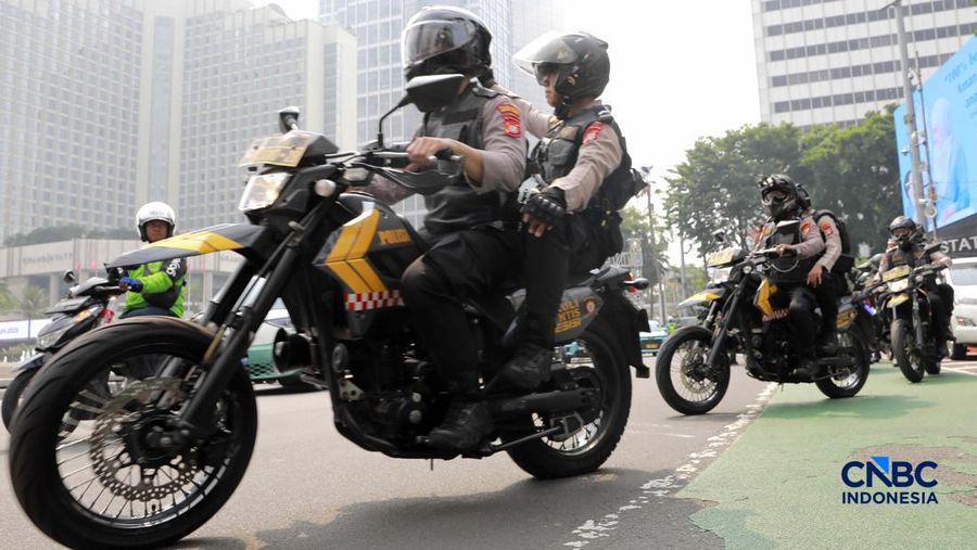 Suasana jelang demo mahasiswa di kawasan Bundaran HI, Jakarta, Jumat (12/6/2026). (CNBC Indonesia/Muhammad Sabki)