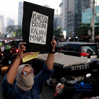 Jam Pulang Kerja Lumpuh, Macet Total Tosari-Sudirman Imbas Demo