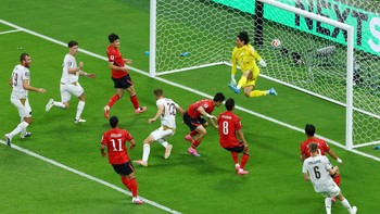 Tomas Souček dari Czech Republic national football team sempat mencetak gol yang kemudian dianulir saat menghadapi South Korea national football team pada laga Grup A FIFA World Cup 2026 di Estadio Guadalajara, Kamis (11/6/2026). (REUTERS/Daniel Bec