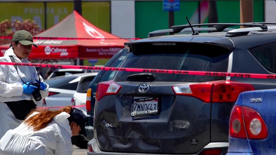 Sesosok mayit nan dibungkus kantong hitam ditemukan di area parkir sebuah pusat perbelanjaan di kota Tijuana, Meksiko, pada Jumat (12/6/2026).
