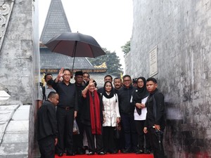 Megawati Ziarah Makam Bung Karno di Blitar Didampingi Keluarga