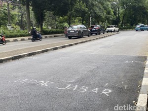 Di Balik Perbaikan Jalan Lenteng Agung Ditulis Tanda Batas Wilayah