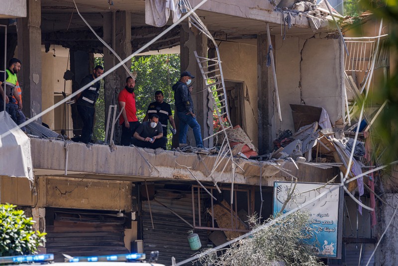 Asap mengepul dari Lebanon selatan setelah serangan Israel, seperti yang terlihat dari Nabatieh, Lebanon, 13 Juni 2026. (REUTERS/Stringer)