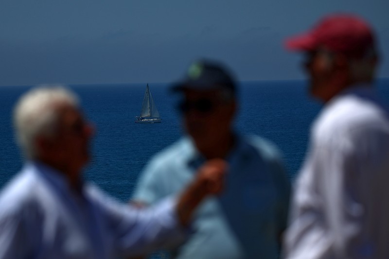 Pemandangan teluk di Kawasan Lindung Vjosa-Narta, tempat resor mewah direncanakan oleh perusahaan yang terkait dengan menantu Donald Trump, Jared Kushner, di Zvernec dekat Vlora, Albania, 10 Juni 2026. (REUTERS/Florion Goga)