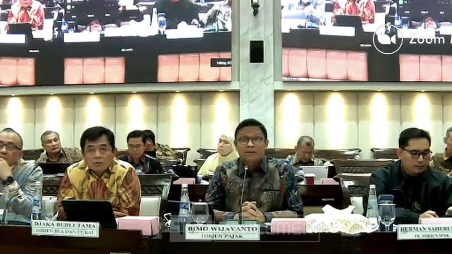 Dirjen Pajak Bimo Wijayanto saat mengikuti rapat kerja dengan Komisi XI DPR RI di Komplek Parlemen, Jakarta, Senin (15/6/2026). (Tangkapan Layar Youtube/TVR Parlemen)