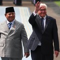 German President Frank-Walter Steinmeier waves as Indonesian President Prabowo Subianto reacts next to him during a welcoming ceremony upon their meeting at the Merdeka Palace in Jakarta, Indonesia, June 15, 2026. REUTERS/Willy Kurniawan