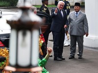 German President Frank-Walter Steinmeier, accompanied by Indonesian President Prabowo Subianto, gestures as he is welcomed by a traditional dance show upon their meeting at the Merdeka Palace in Jakarta, Indonesia, June 15, 2026. REUTERS/Willy Kurnia