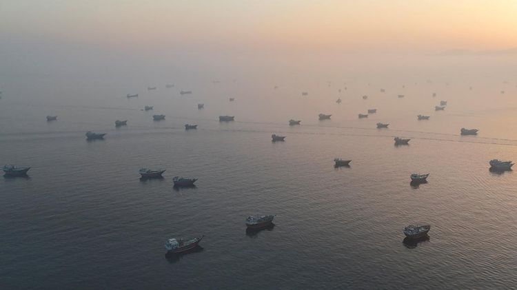 Jantung Energi Dunia Terpantau dari Udara, Kapal-Kapal Penuhi Selat Hormuz