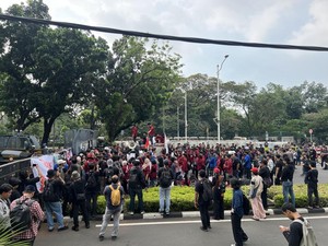 Long March dari Tugu Tani, Massa Mahasiswa Tiba Sebelum Simpang Patung Kuda