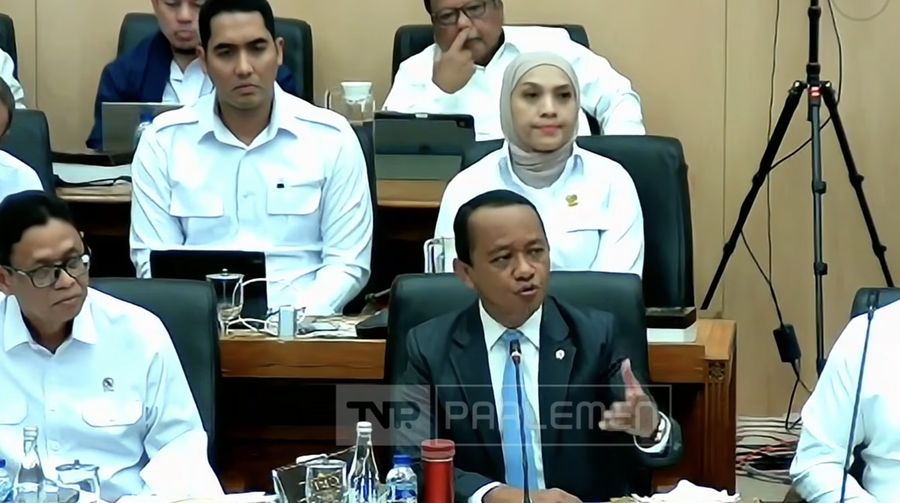 Menteri ESDM Bahlil Lahadalia dalam Raker bersama Komisi XII DPR RI. (Tangkapan Layar Youtube)