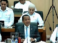 Menteri ESDM Bahlil Lahadalia dalam Raker bersama Komisi XII DPR RI. (Tangkapan Layar Youtube)