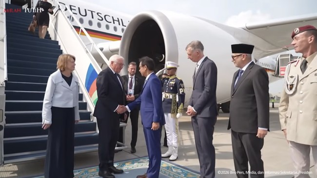 Presiden Jerman Tiba di Halim Perdanakusuma, Disambut Menkes Budi