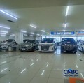 Suasana penjualan mobil bekas di MGK Kemayoran, Jakarta,  Senin (15/6/2026). (CNBC Indonesia/Ferry Sandi)