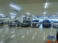 Suasana penjualan mobil bekas di MGK Kemayoran, Jakarta,  Senin (15/6/2026). (CNBC Indonesia/Ferry Sandi)