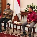 Wakil Presiden RI, Gibran Rakabuming Raka saat menerima sekelompok mahasiswa dari Universitas Bung Karno (UBK) dan Universitas MH Thamrin yang melakukan aksi demonstrasi di kawasan Patung Kuda, Jakarta Pusat, Senin (15/6/2026). Pertemuan antara Gibra