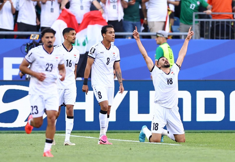 Kristian Thorstvedt dan Orjan Nyland merayakan kemenangan Norwegia usai pertandingan Grup I Piala Dunia FIFA 2026 antara Irak dan Norwegia di Boston Stadium, Foxborough, Massachusetts, Amerika Serikat, Selasa (16/6/2026). (REUTERS/Peter Cziborra)