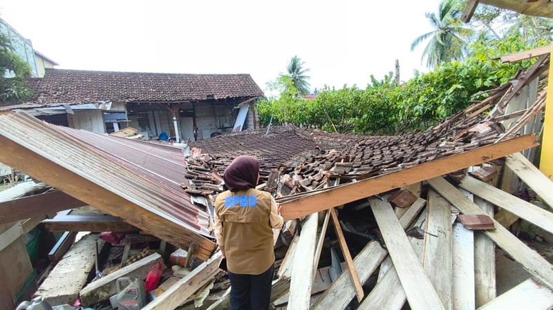 Bangunan rumah warga yang mengalami kerusakan akibat gempa bumi di Kabupaten Parigi Moutong, Sulawesi Tengah, Selasa (16/6/2026). (Dok. BPBD Kabupaten Parigi Moutong)