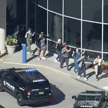 Kepolisian Wilmington, Delaware, Amerika Serikat, mengonfirmasi bahwa dua orang menjadi korban penembakan dalam insiden yang terjadi di Rumah Sakit Wilmington pada Senin (16/6/2026). (Tangkapan Layar Video Reuters/ABC AFFILIATE WPVI)