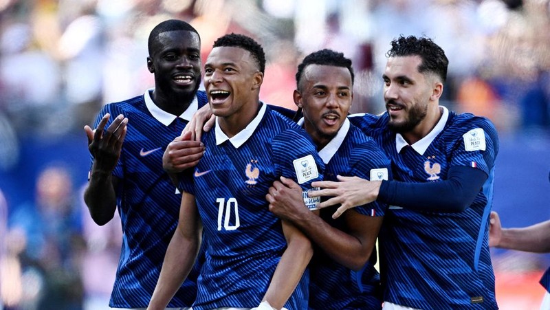 Kylian Mbappé merayakan gol ketiga Prancis bersama Dayot Upamecano, Jules Koundé, dan Rayan Cherki dalam pertandingan Grup I Piala Dunia FIFA 2026 antara Prancis dan Senegal di New York/New Jersey Stadium, East Rutherford, New Jersey, Amerika Serikat, Selasa (16/6/2026).