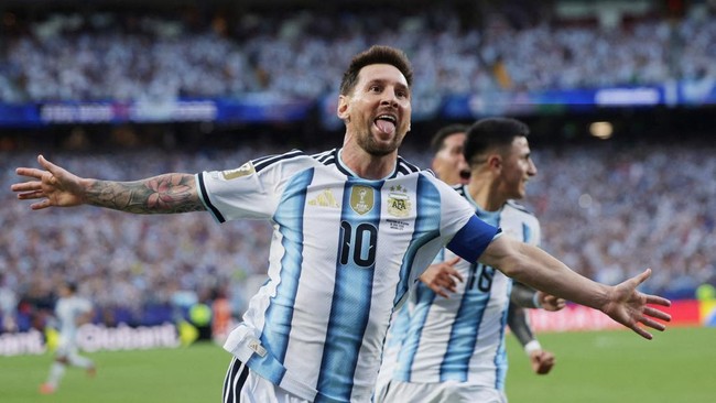 Momen Lionel Messi Cetak Hattrick, Argentina 'Sikat' Aljazair 3-0!