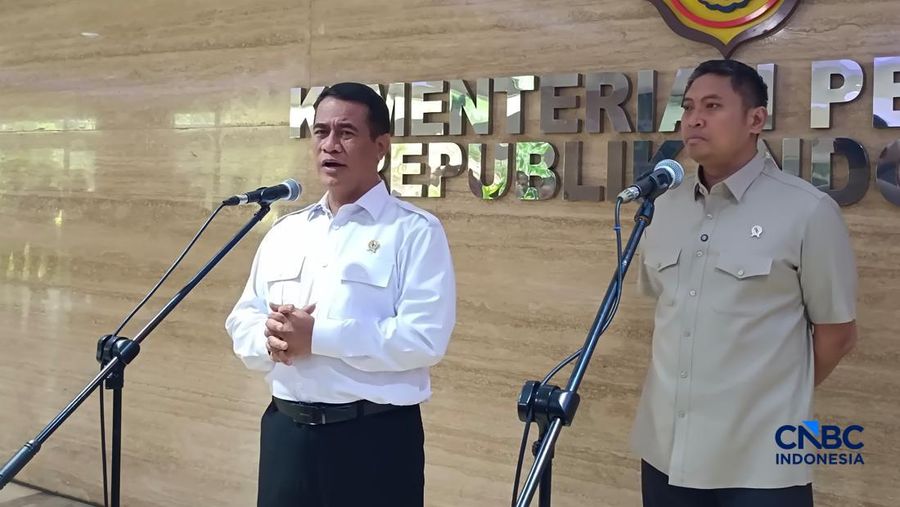 Menteri Pertanian (Mentan) Amran Sulaiman, bersama Wakil Menteri Pertanian (Wamentan) Sudaryono saat konferensi pers di kantornya, Jakarta, Rabu (17/6/2026). (CNBC Indonesia/Martyasari Rizky)