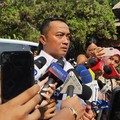 Menteri Sekretaris Negara Prasetyo Hadi, di depan gerbang Padepokan Garuda Yaksa, Rabu (17/6/2026). (CNBC Indonesia/Emir Yanwardhana)