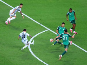 Gelandang Aljazair Cuma Bisa Bilang: Begitulah Messi