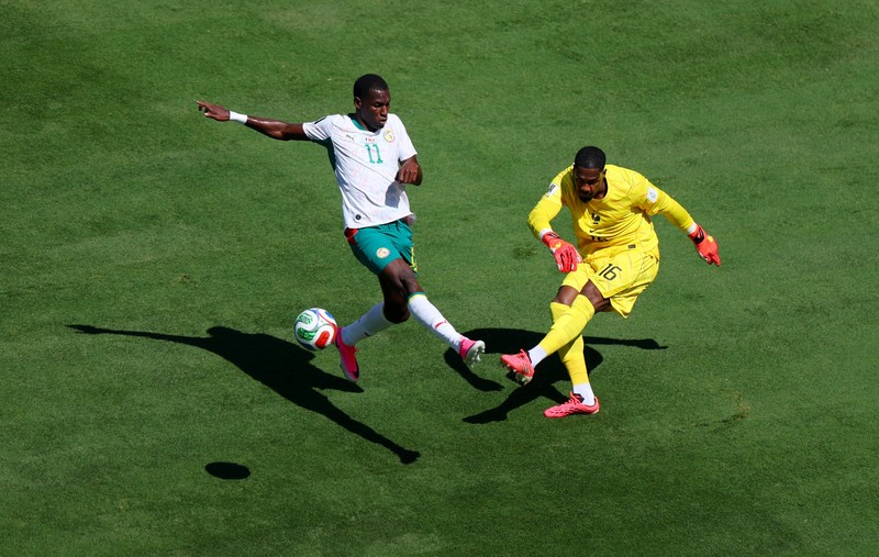 Kylian Mbapp&eacute;, Mike Maignan, William Saliba, dan D&eacute;sir&eacute; Dou&eacute; bersiap sebelum pertandingan Grup I Piala Dunia FIFA 2026 antara Prancis dan Senegal di New York/New Jersey Stadium, East Rutherford, New Jersey, Amerika Serikat, Selasa (16/6/2026). (REUTERS/John Sibley)