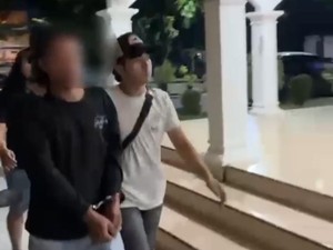 Pria di Tuban Tega Kepruk Kepala Pemotor gegara Senggolan