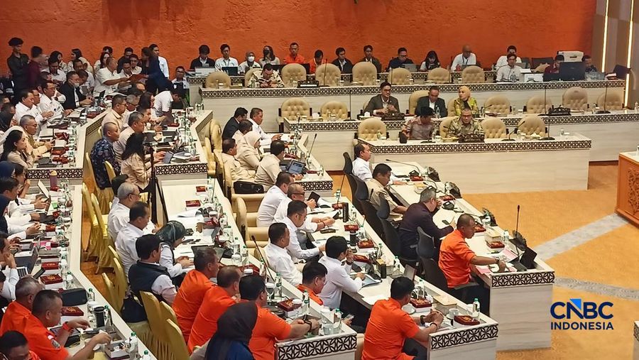 Raker Komisi V DPR RI dengan Menhub, Menteri PKP, Kepala Basarnas dan Kepala BMKG di Komplek Parlemen, Jakarta, Rabu (17/6/2026). (CNBC Indonesia/Ferry Sandi)