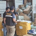 Penumpukan kontainer di jalur pemeriksaan Bea Cukai Tanjung Priok sudah mulai berkurang, setelah sebelumnya sempat menumpuk dan membuat kemacetan. (CNBC Indonesia/Chandra Dwi Pranata)