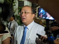 Direktur Utama Bank Mandiri, Riduan saat menyampaikan keterangan kepada media di Istana Negara, Jakarta, Kamis (18/6/2026). (CNBC Indonesia/Emir Yanwardhana)