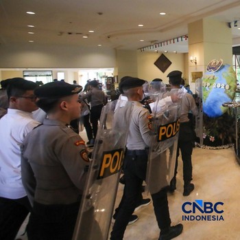 Hotel Sultan Berhasil Diamankan Petugas Kepolisian. (CNBC Indonesia/Faisal Rahman)
