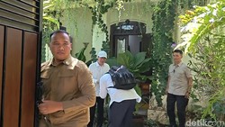 Didit Prabowo Salim Cium Tangan Saat Tinggalkan Rumah Jokowi