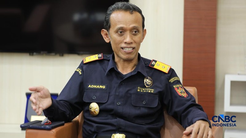 Kepala Bea Cukai Tanjung Priok Adhang Noegroho Adhi di Kantor Bea Cukai, Tanjung Priok, Jakarta, Rabu (17/6/2026). (CNBC Indonesia/Tri Susilo)