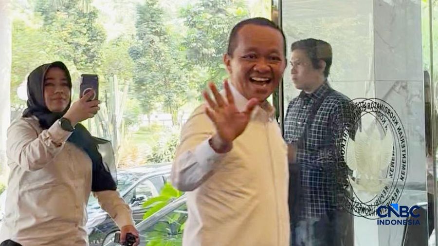 Menteri ESDM Bahlil Lahadalia kunjungi kantor Kemenko Perekonomian. (CNBC Indonesia/Firda Dwi Muliawati)