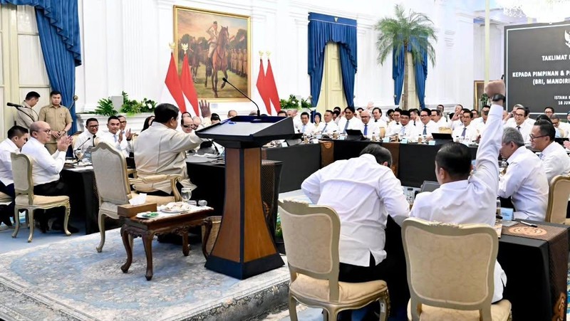 Presiden Prabowo Subianto menggelar pertemuan bersama jajaran Direksi dan Komisaris Himpunan Bank Milik Negara (Himbara) yaitu BRI, BNI, Bank Mandiri, BTN dan BSI di Istana Merdeka, Jakarta, Kamis (18/6/2026).