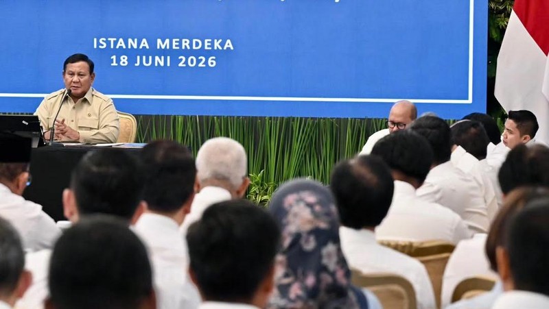 Presiden Prabowo Subianto menggelar pertemuan bersama jajaran Direksi dan Komisaris Himpunan Bank Milik Negara (Himbara) yaitu BRI, BNI, Bank Mandiri, BTN dan BSI di Istana Merdeka, Jakarta, Kamis (18/6/2026).